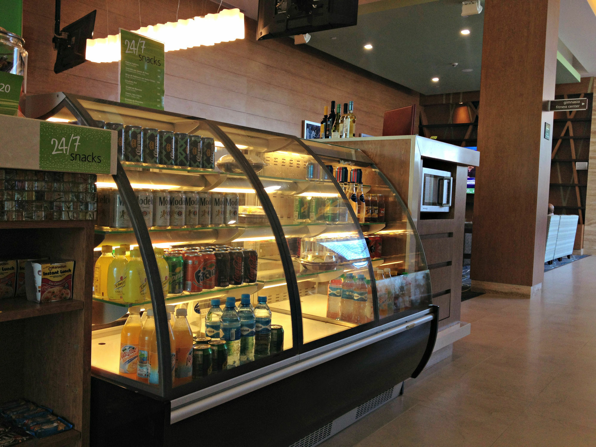 梅里达希尔顿汉普顿酒店 外观 照片