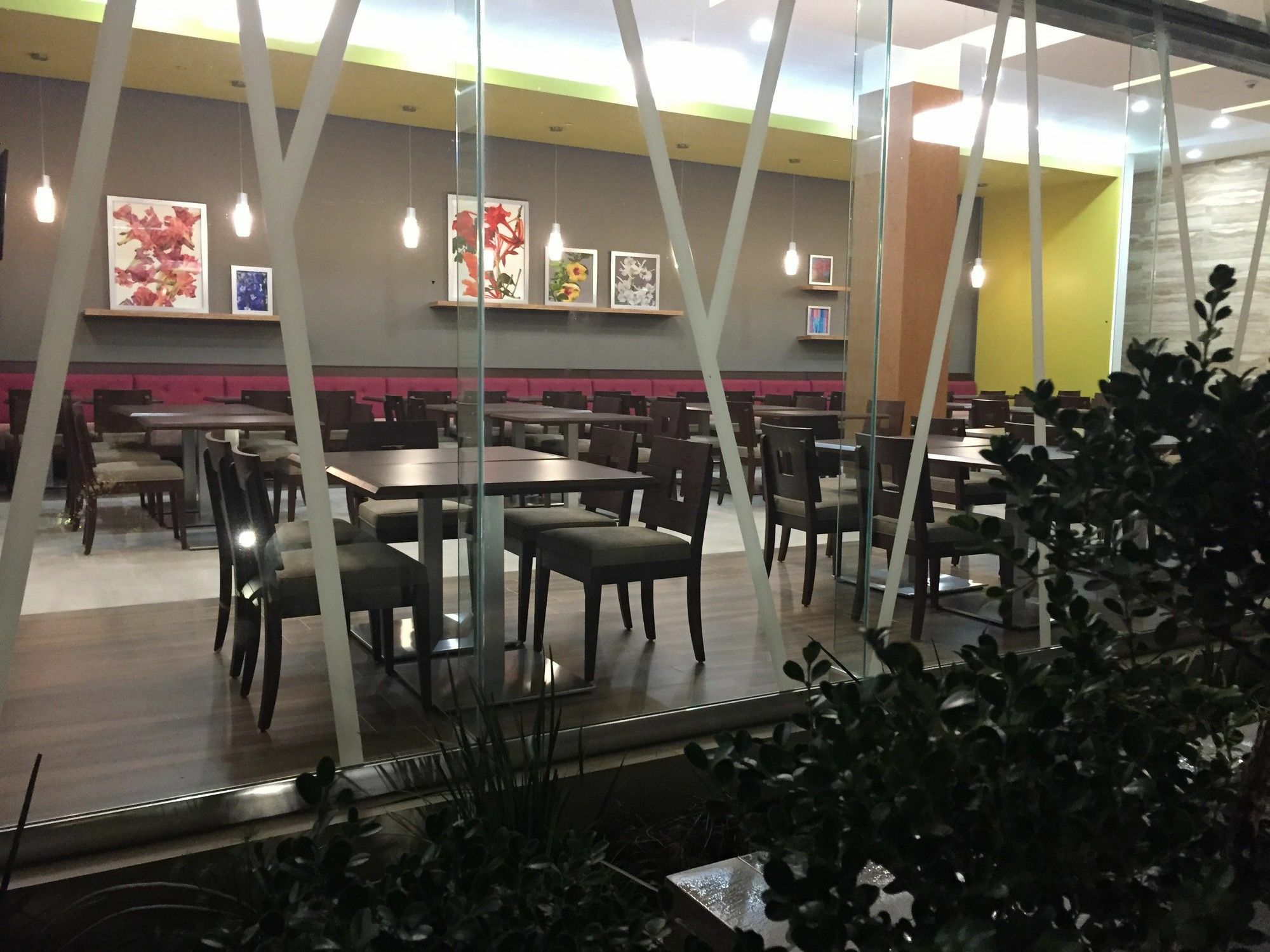 梅里达希尔顿汉普顿酒店 外观 照片